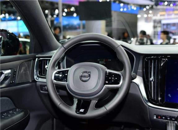 沃尔沃S60新能源 2020款 T8 E驱混动 四驱智雅运动版 中控类   驾驶位