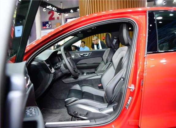 沃尔沃S60新能源 2020款 T8 E驱混动 四驱智雅运动版 车厢座椅   前排空间