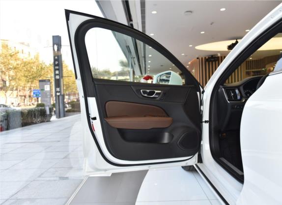 沃尔沃S60新能源 2020款 T8 E驱混动 四驱智逸豪华版 车厢座椅   前门板