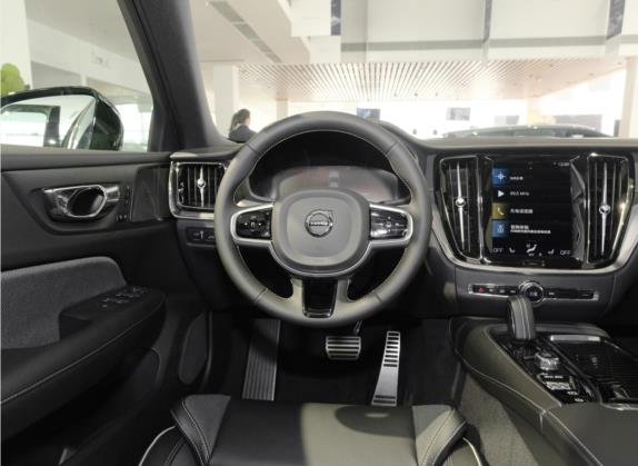 沃尔沃S60新能源 2021款 T8 E驱混动 四驱智雅运动版 中控类   驾驶位