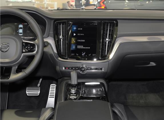 沃尔沃S60新能源 2021款 T8 E驱混动 四驱智雅运动版 中控类   中控台