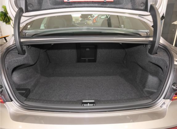 沃尔沃S60新能源 2021款 T8 E驱混动 四驱智雅运动版 车厢座椅   后备厢