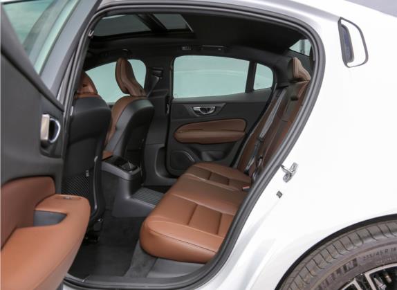 沃尔沃S60新能源 2022款 T8 E驱混动 四驱智逸豪华版 车厢座椅   后排空间