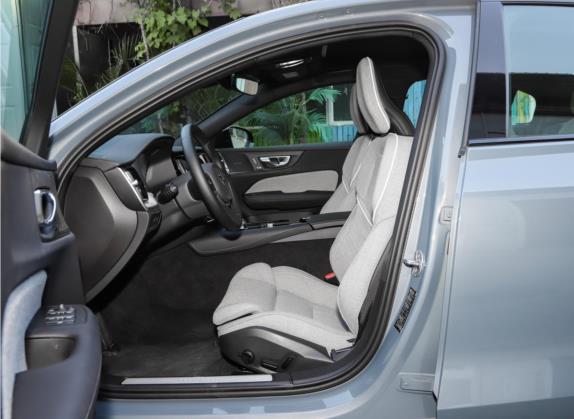 沃尔沃S60新能源 2023款 T8 四驱长续航智雅运动版 车厢座椅   前排空间