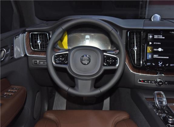 沃尔沃XC60新能源 2021款 T8 E驱混动 智雅豪华版 中控类   驾驶位
