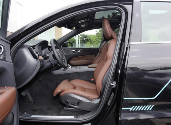 沃尔沃XC60新能源 2022款 T8 插电混动 四驱智远豪华版 车厢座椅   前排空间
