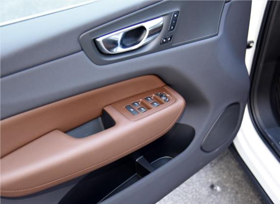 沃尔沃XC60新能源 2022款 T8 插电混动 长续航四驱智远豪华版 车厢座椅   门窗控制