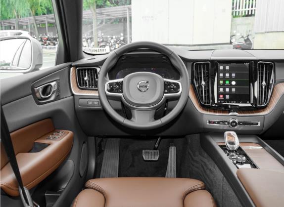 沃尔沃XC60新能源 2023款 T8 插电混动 长续航四驱智远豪华版 中控类   驾驶位