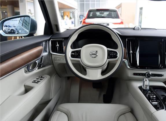 沃尔沃S90新能源 2019款 T8 E驱混动 荣誉版 3座 国V 中控类   驾驶位