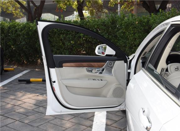 沃尔沃S90新能源 2019款 T8 E驱混动 荣誉版 3座 国VI 车厢座椅   前门板