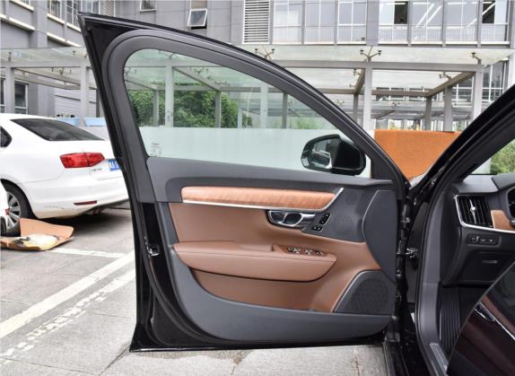 沃尔沃S90新能源 2021款 T8 E驱混动 智逸豪华版 车厢座椅   前门板