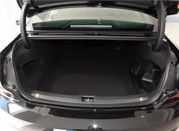 沃尔沃S90新能源 2021款 T8 E驱混动 智雅豪华版 车厢座椅   后备厢