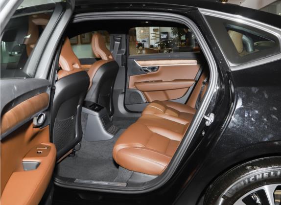 沃尔沃S90新能源 2023款 T8插电式混合动力 四驱长续航智逸豪华版 车厢座椅   后排空间