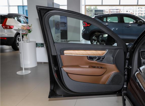 沃尔沃S90新能源 2023款 T8插电式混合动力 四驱长续航智逸豪华版 车厢座椅   前门板
