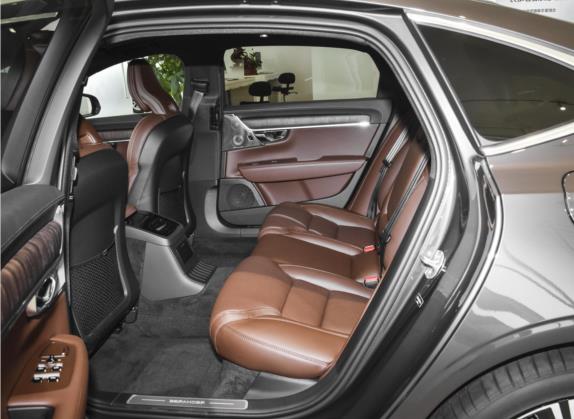 沃尔沃S90新能源 2023款 T8插电式混合动力 四驱长续航智雅豪华版 车厢座椅   后排空间