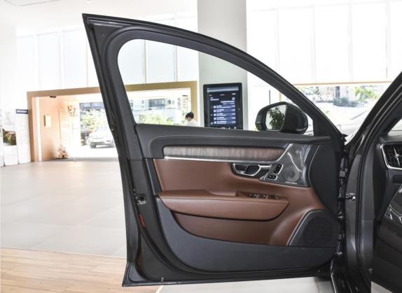 沃尔沃S90新能源 2023款 T8插电式混合动力 四驱长续航智雅豪华版 车厢座椅   前门板