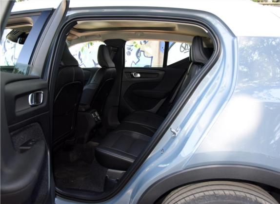 沃尔沃XC40 2020款 T3 智行时尚版 车厢座椅   后排空间