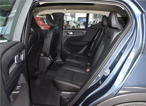 沃尔沃XC40 2020款 T4 四驱智远豪华版 车厢座椅   后排空间