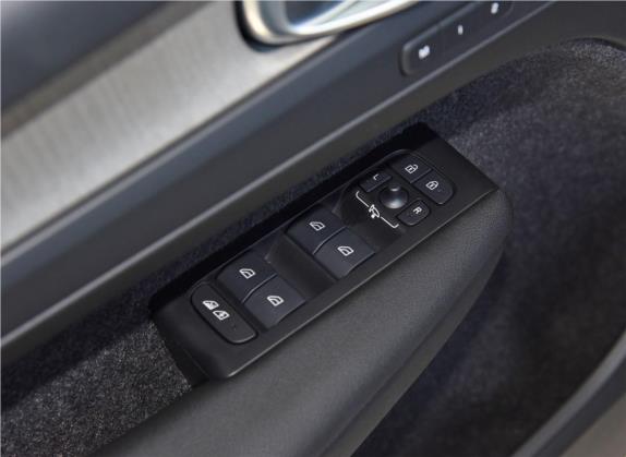 沃尔沃XC40 2020款 T4 四驱智远豪华版 车厢座椅   门窗控制