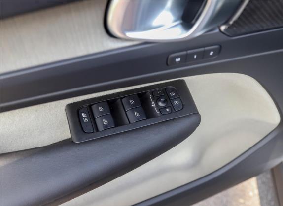 沃尔沃XC40 2020款 T4 四驱智雅豪华版 车厢座椅   门窗控制