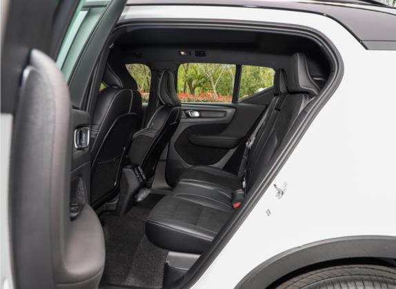沃尔沃XC40 2021款 T4 四驱智雅运动版 车厢座椅   后排空间