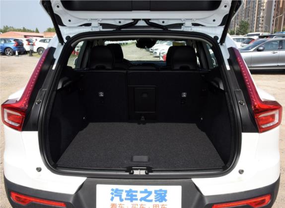 沃尔沃XC40 2021款 T4 四驱智远豪华版 车厢座椅   后备厢