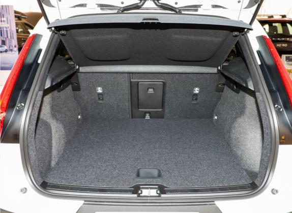 沃尔沃XC40 2021款 T4 四驱智行时尚版 车厢座椅   后备厢