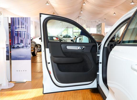沃尔沃XC40 2021款 T4 四驱智行时尚版 车厢座椅   前门板
