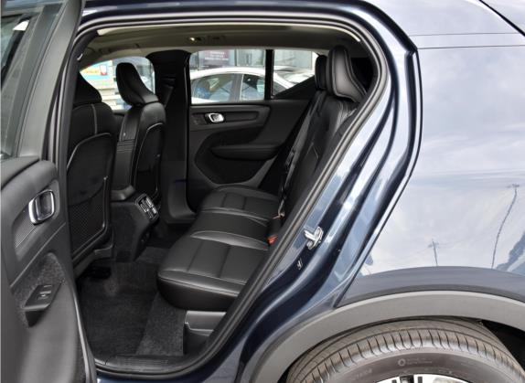 沃尔沃XC40 2022款 T4 四驱智远豪华版 车厢座椅   后排空间
