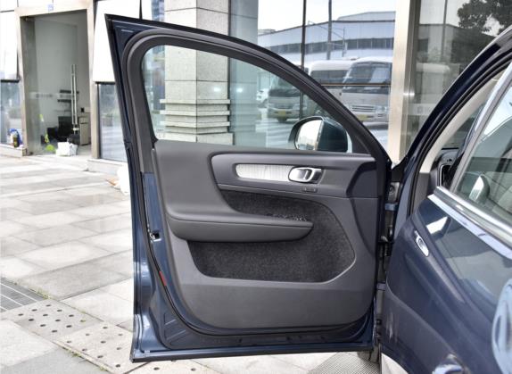 沃尔沃XC40 2022款 T4 四驱智远豪华版 车厢座椅   前门板