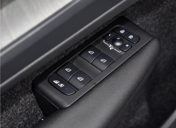 沃尔沃XC40 2022款 T4 四驱智远豪华版 车厢座椅   门窗控制
