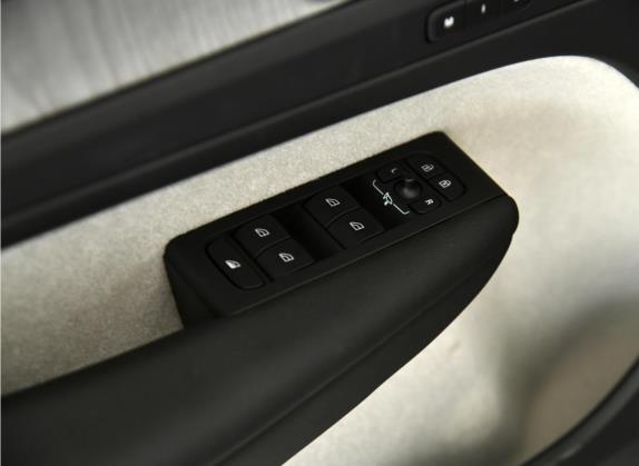 沃尔沃XC40 2023款 B4 四驱智雅豪华版 车厢座椅   门窗控制
