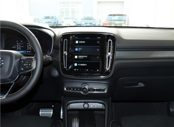 沃尔沃XC40新能源 2021款 P8 纯电 四驱智雅运动版 中控类   中控台