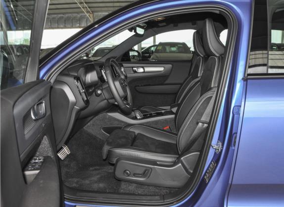 沃尔沃XC40新能源 2022款 四驱高性能版 车厢座椅   前排空间