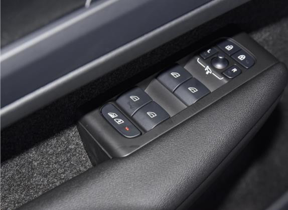 沃尔沃XC40新能源 2023款 长续航版 PRO 车厢座椅   门窗控制