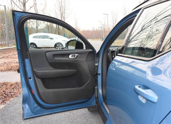 沃尔沃XC40新能源 2023款 四驱高性能版 车厢座椅   前门板