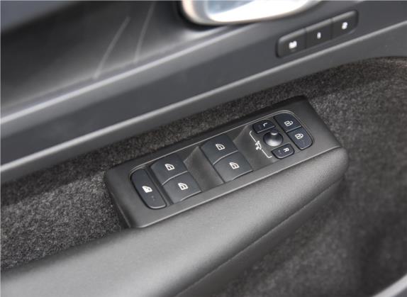 沃尔沃XC40新能源 2023款 四驱高性能版 车厢座椅   门窗控制