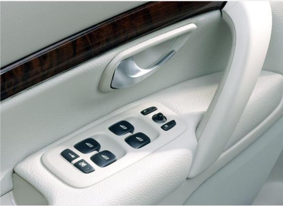 沃尔沃S80 2004款 2.9 车厢座椅   门窗控制