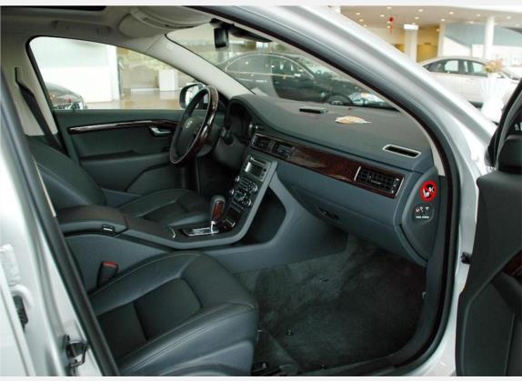 沃尔沃S80 2006款 4.4 V8 AWD 车厢座椅   前排空间