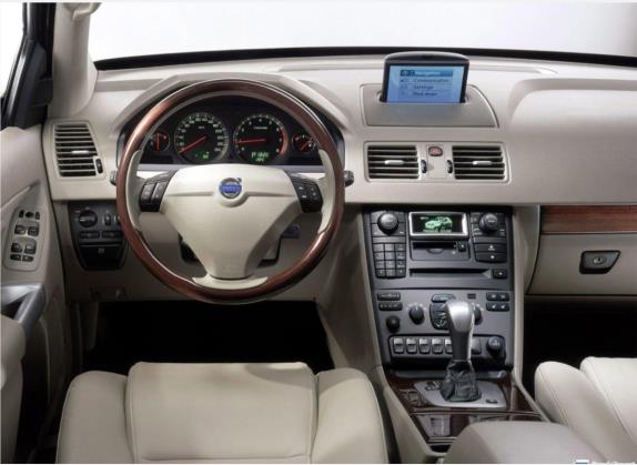 沃尔沃XC90 2004款 2.9L T6 中控类   驾驶位