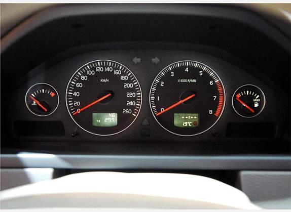 沃尔沃XC90 2006款 3.2 AWD 中控类   仪表盘