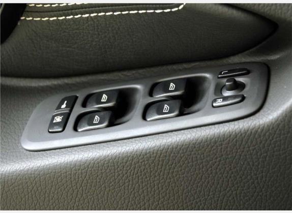 沃尔沃XC90 2006款 4.4 V8 AWD五座行政版 车厢座椅   门窗控制