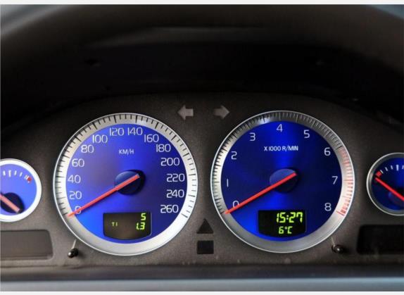 沃尔沃XC90 2010款 2.5T AWD运动版 中控类   仪表盘