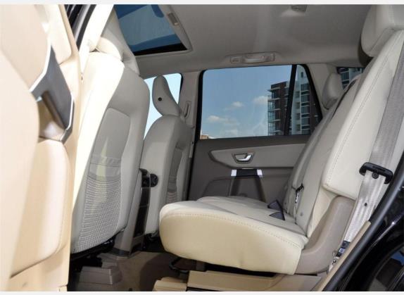沃尔沃XC90 2010款 2.5T AWD 车厢座椅   后排空间