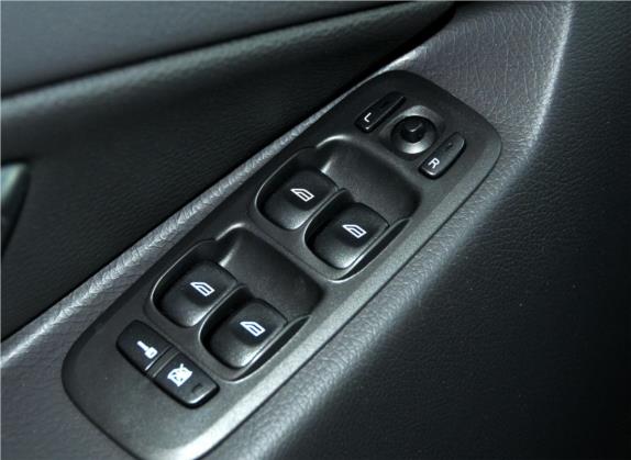 沃尔沃XC90 2011款 2.5T AWD 车厢座椅   门窗控制