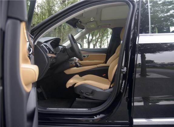 沃尔沃XC90 2015款 T6 智尊版 7座 车厢座椅   前排空间
