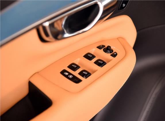 沃尔沃XC90 2017款 T6 智逸版 5座 车厢座椅   门窗控制