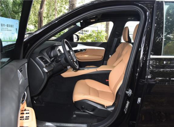沃尔沃XC90 2019款 T5 智逸版 5座 国V 车厢座椅   前排空间