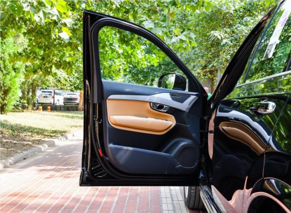 沃尔沃XC90 2019款 T5 智逸版 7座 国V 车厢座椅   前门板