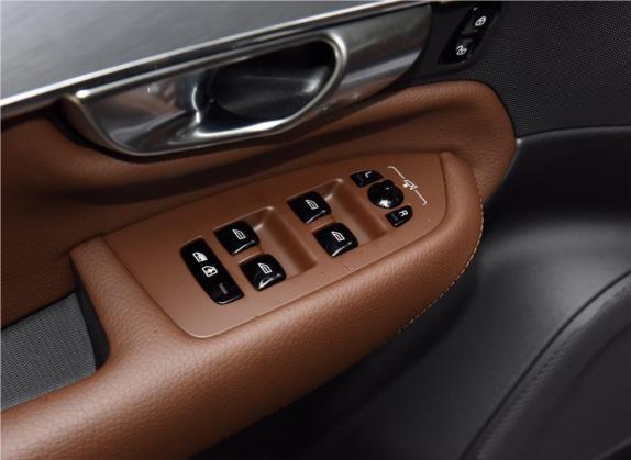 沃尔沃XC90 2019款 T5 智逸版 5座 国VI 车厢座椅   门窗控制